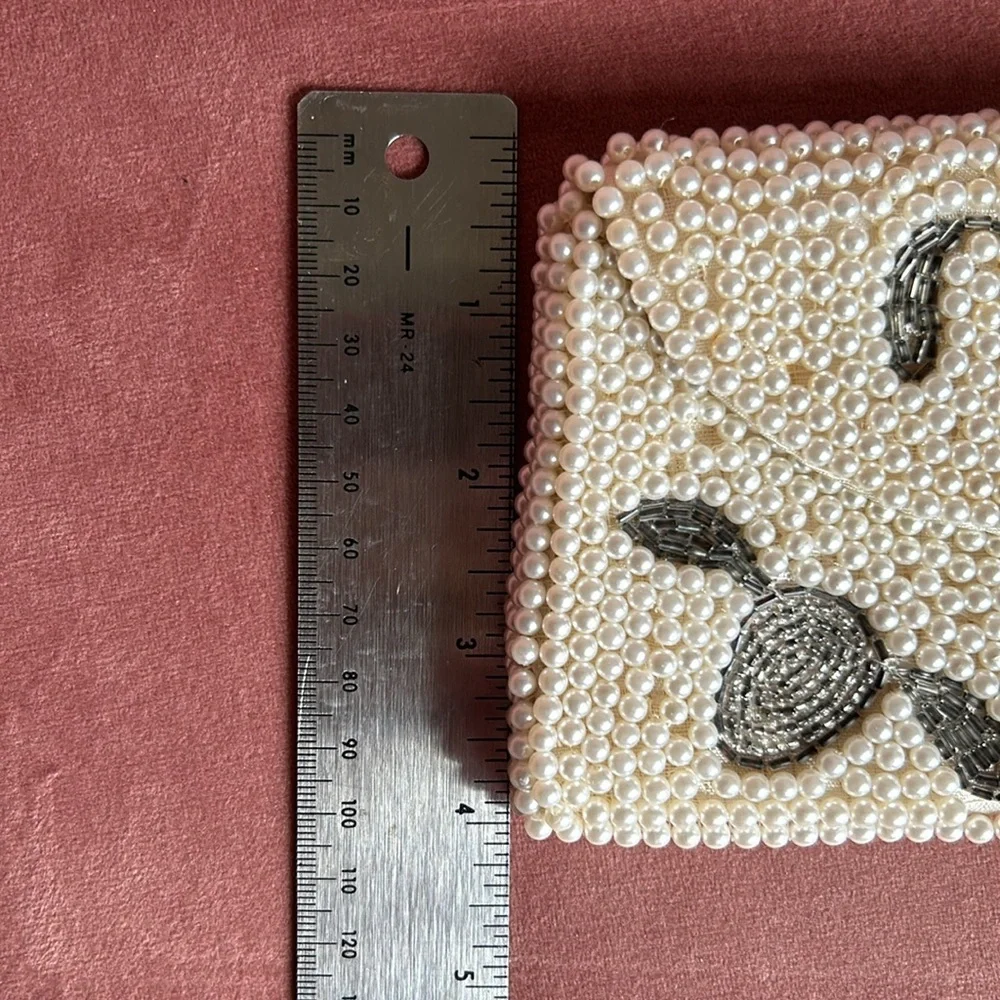 Vintage Bentsons 1920’s art Deco pearl clutch. 6.5”x 4” - Picture 6 of 9